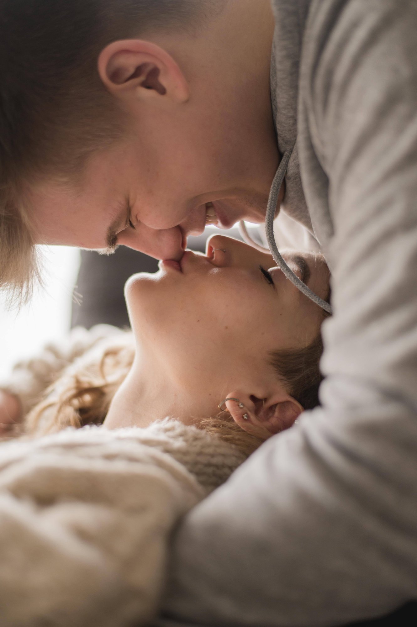 close-up-couple-home-kissing
