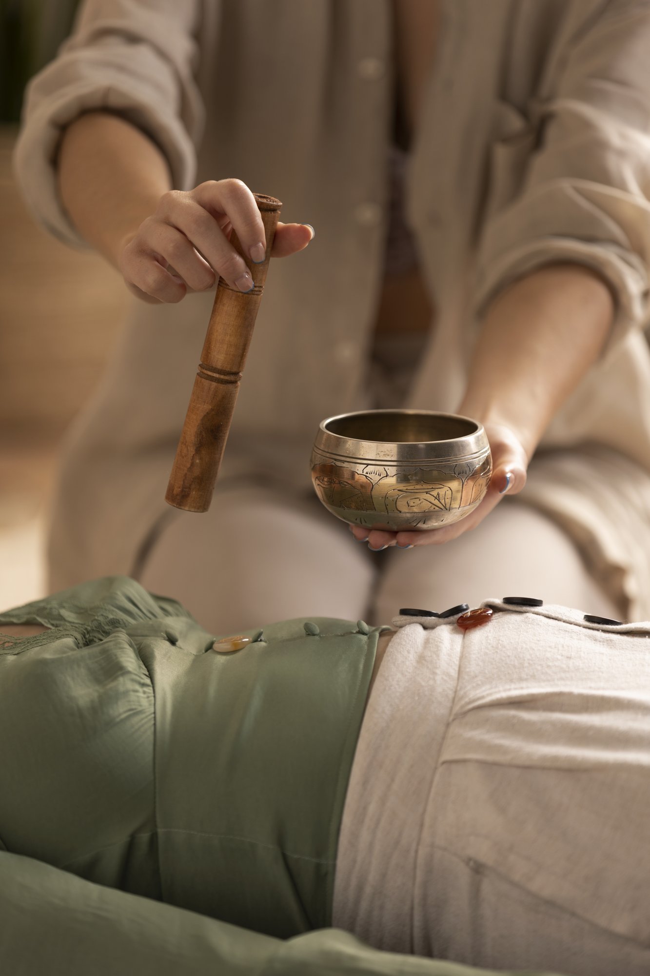 person-conducting-reiki-therapy